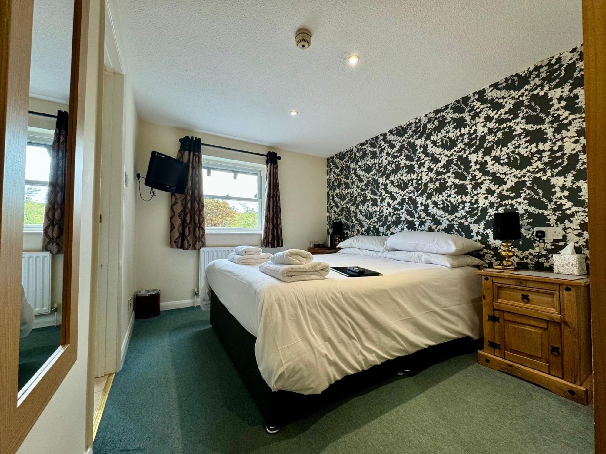 The Half Moon Hotel Petersfield Eksteriør billede